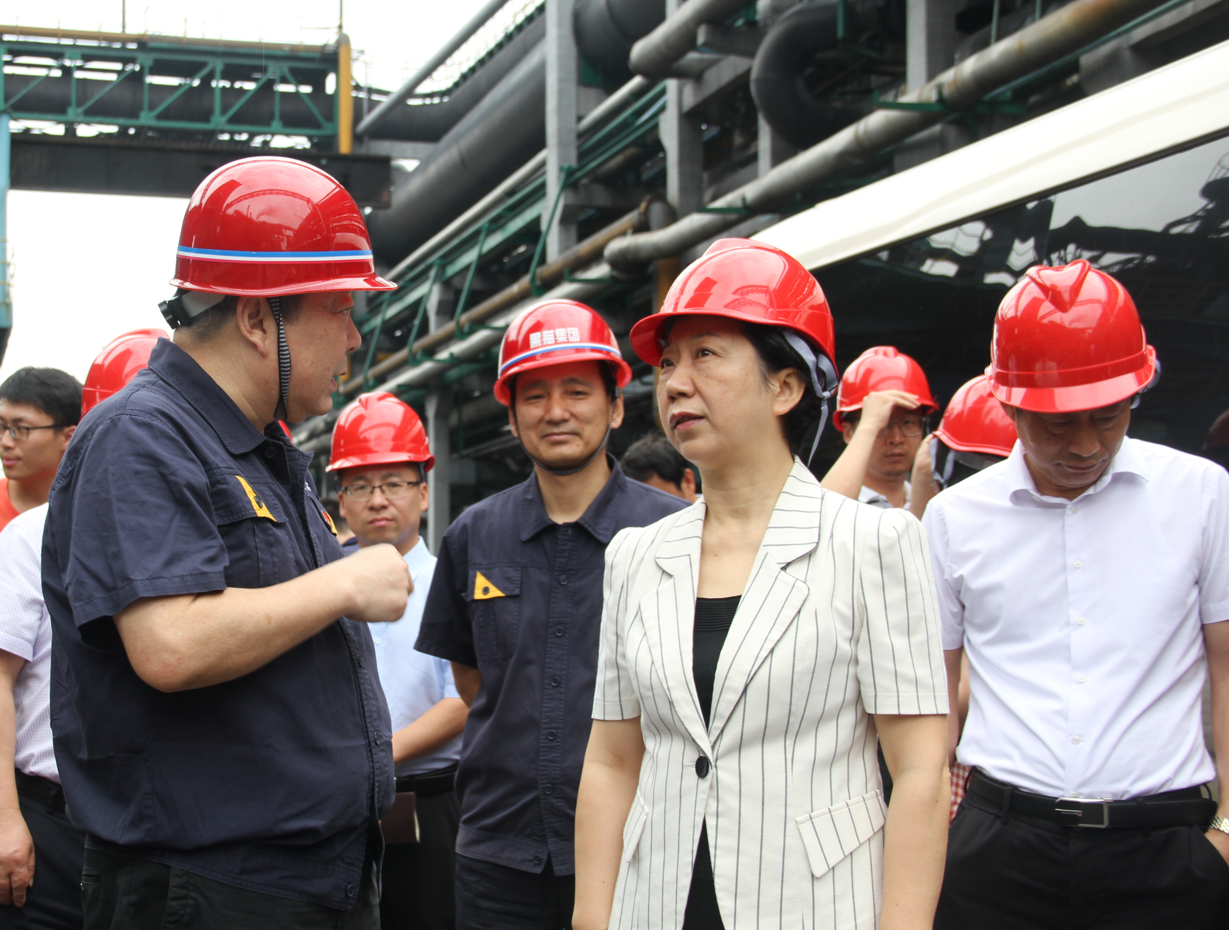 6月11日上午，市委副書記、市長胡雪梅到黑貓集團調(diào)研安全生產(chǎn)工作。.jpg